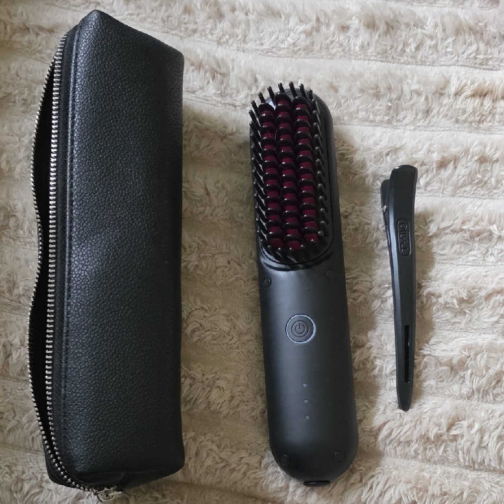 Tymo Black Grooming Brush with Case